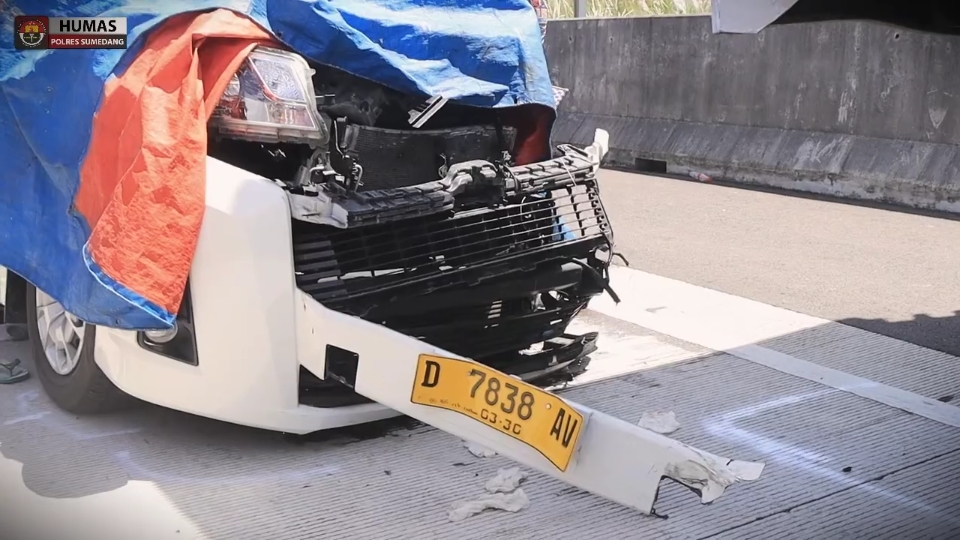 Korban Kecelakaan Tol Cisumdawu Terungkap (Instagram @polressumedang)